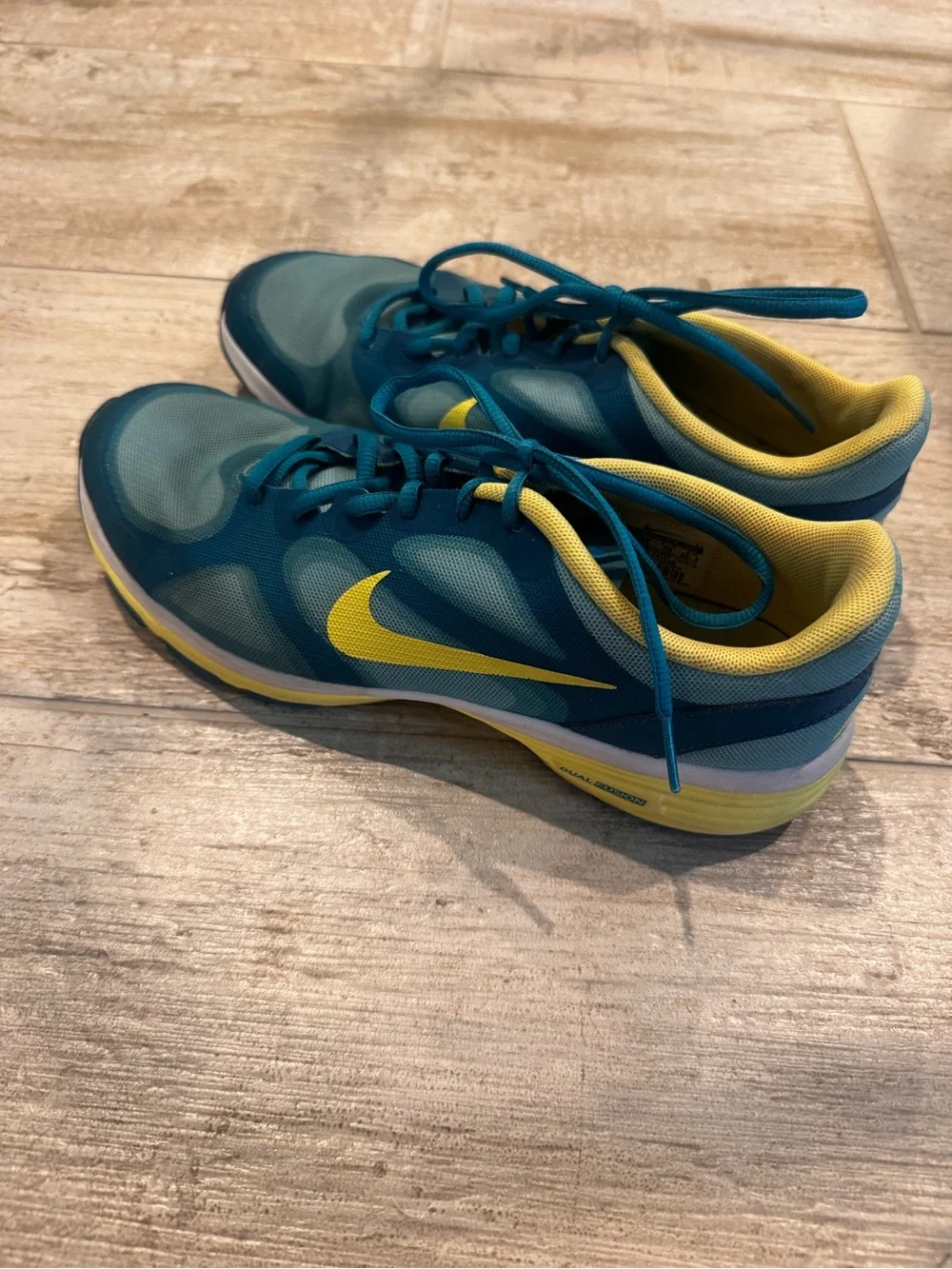 Nike Teal & Yellow Dual Fusion Athletic Training Sneakers